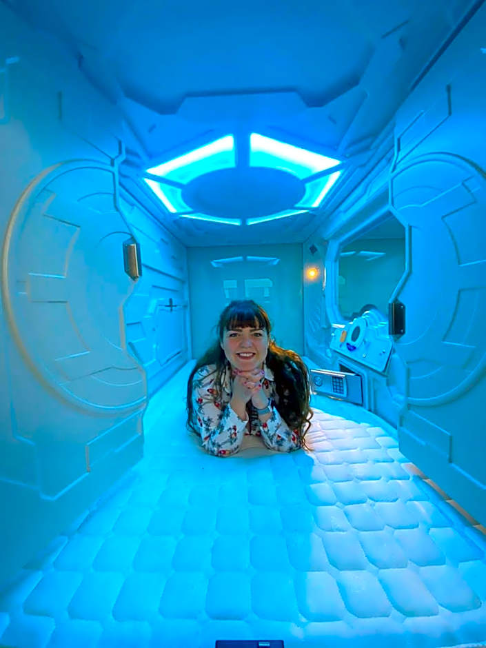 Space Night Capsule Hostel