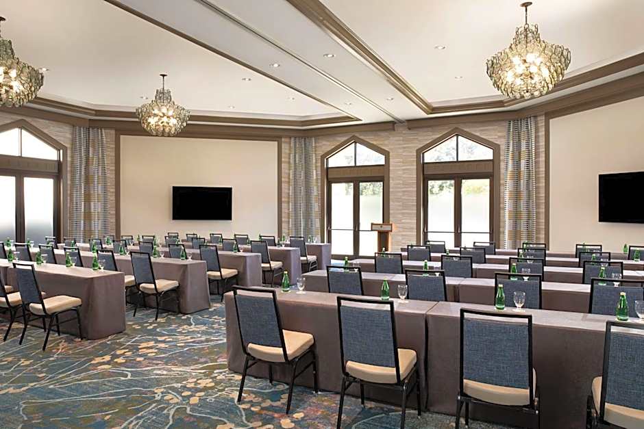 DoubleTree Suites by Hilton Orlando - Disney Springs® Area
