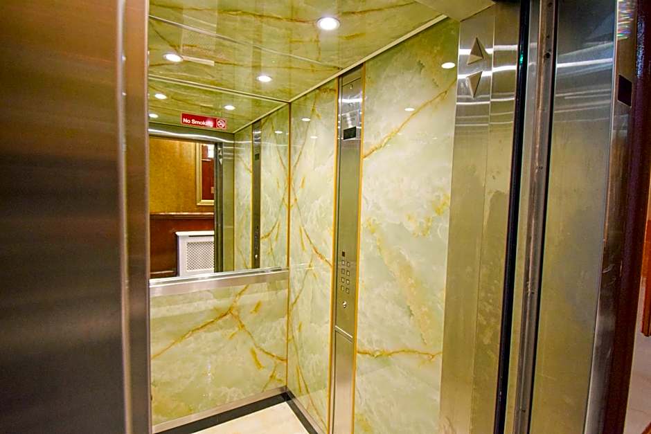 PEMBRIDGE PALACE HOTEL