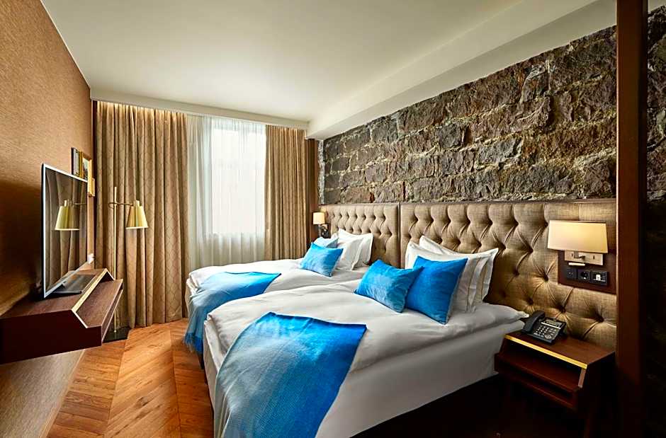 Reykjavik Consulate Hotel, Curio Collection by Hilton