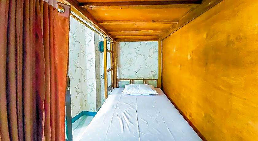 Shooting Star Hostel Kuta RedPartner (Mixed Dormitory)