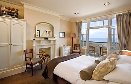 Superior Double Room with Balcony & Sea View