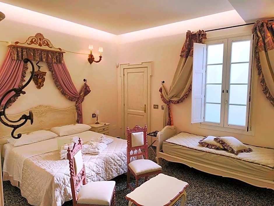 The Crown Palace - Gallipoli