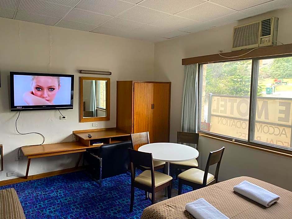 Tollgate Motel