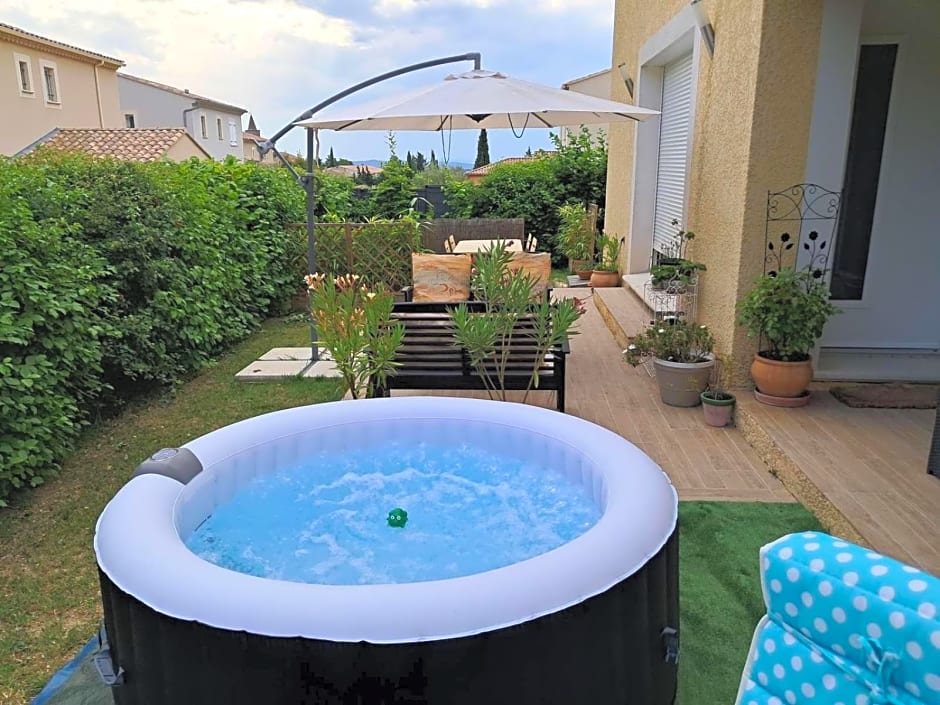 Chambre hôtes jacuzzi climatiseur provence