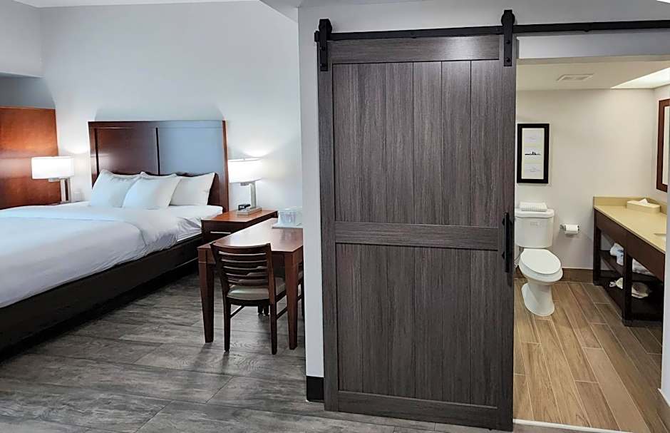 Comfort Suites Baymeadows Near Butler Blvd