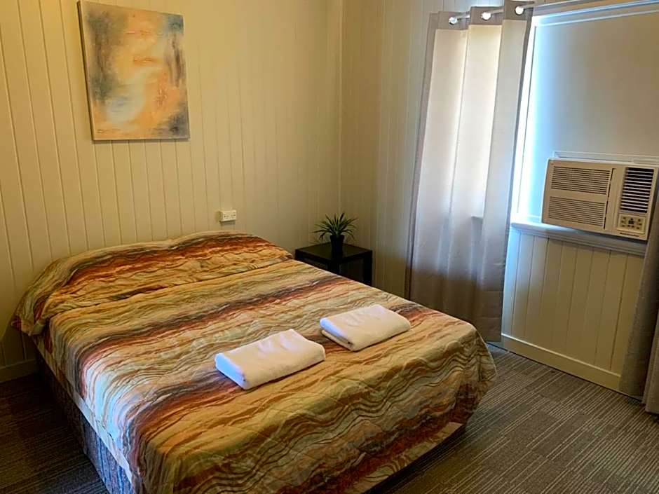 Zdjęcie 1 z 6 — Double Room with Shared Bathroom