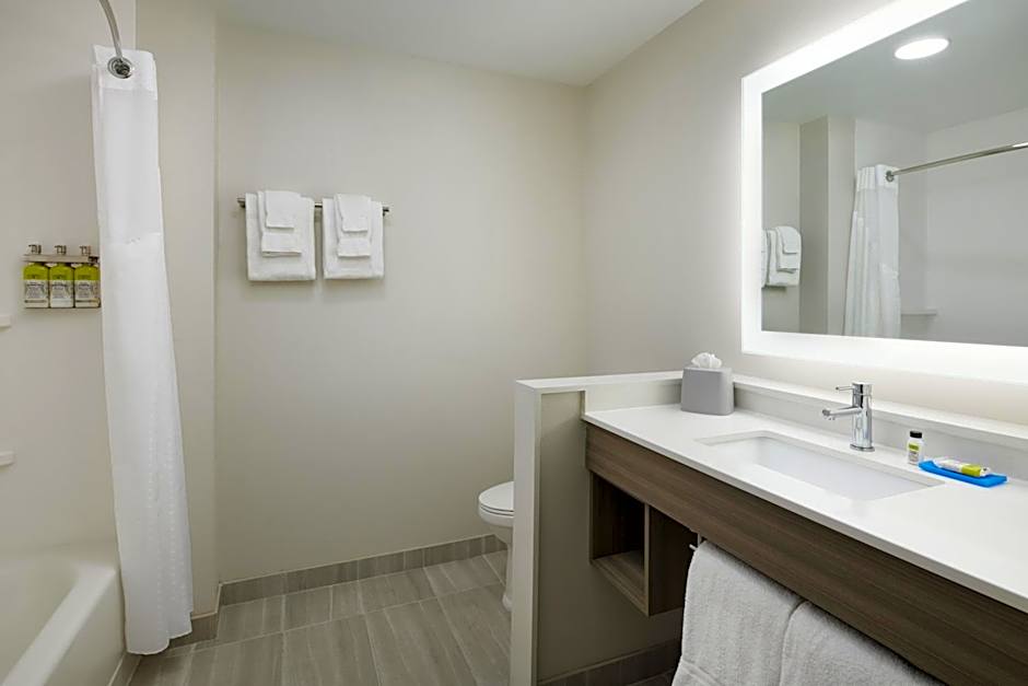 Holiday Inn Express & Suites Gulf Breeze - Pensacola Area By IHG