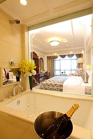 Business King Room City View