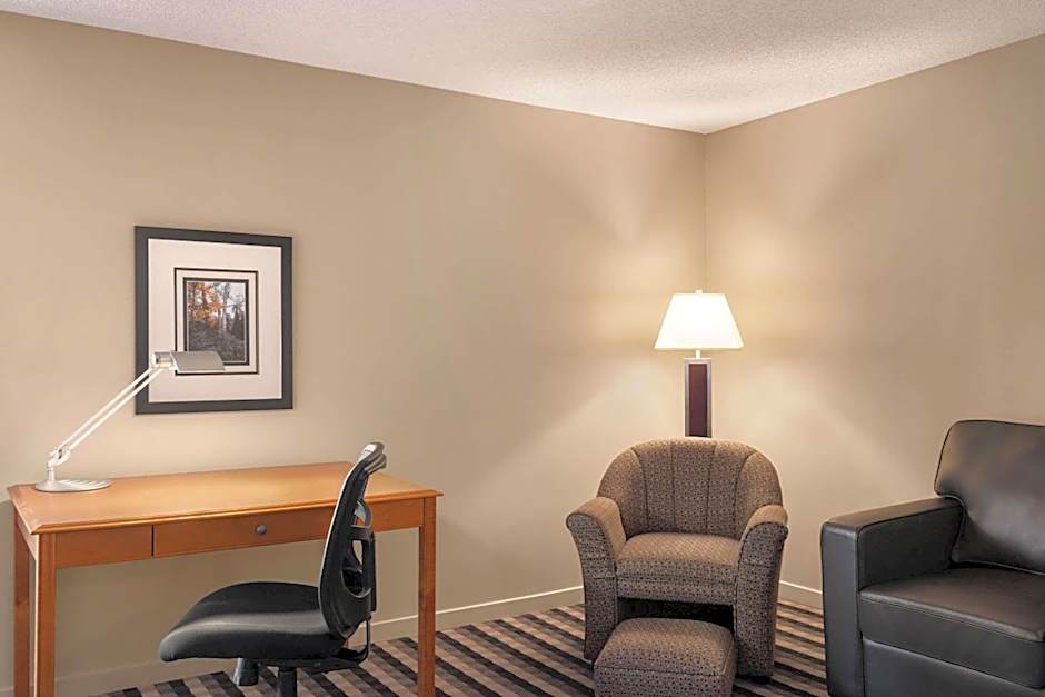 Royal Hotel West Edmonton, Trademark Collection by Wyndham