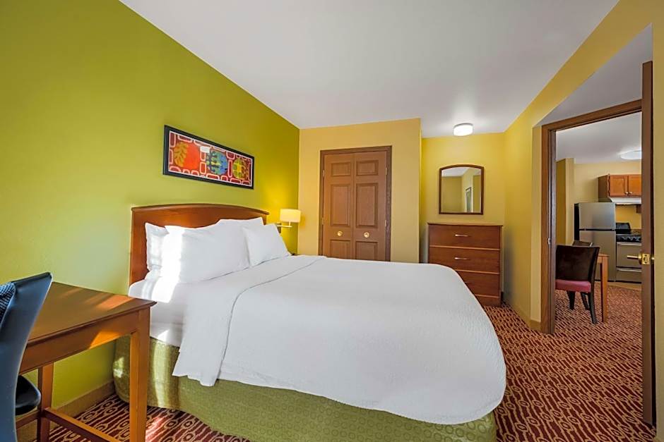 Sonesta Simply Suites Detroit Novi