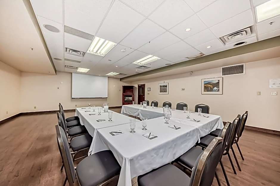 Grande Cache Inn & Suites