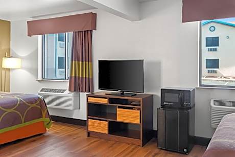 1 King Bed and 1 Queen Bed, Mobility Accessible Room, Non-Smoking