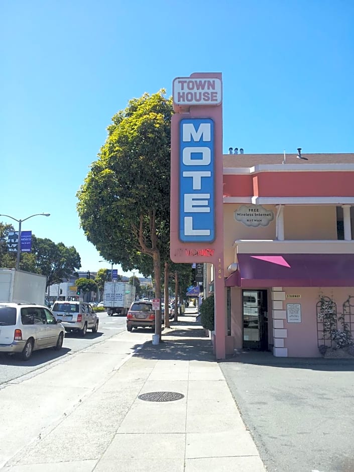 Town House Motel