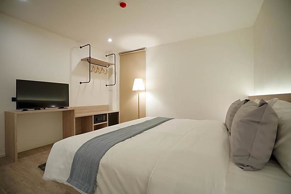 E11 Hotel - BTS Punnawithi