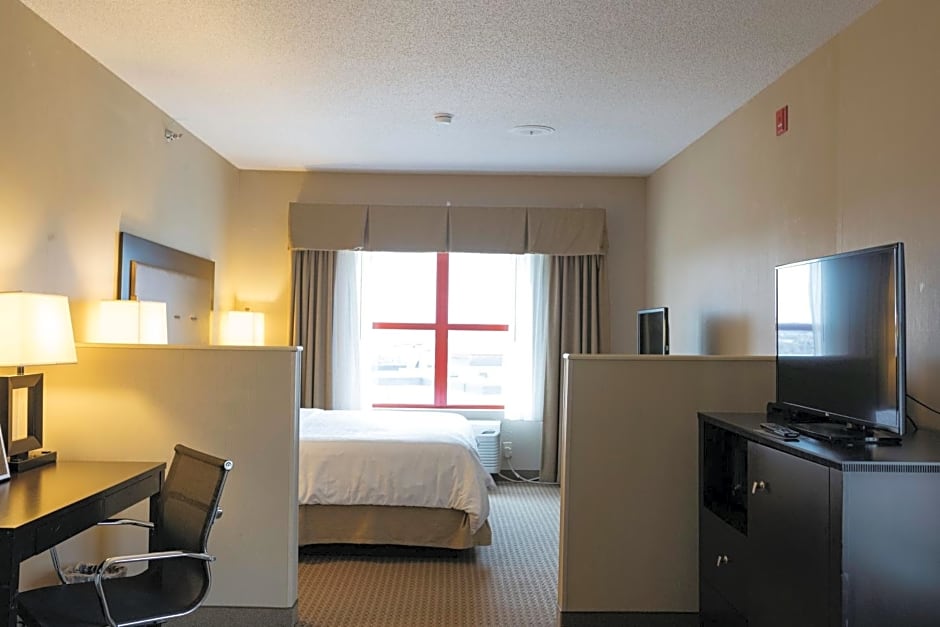 Holiday Inn Express & Suites - Olathe North
