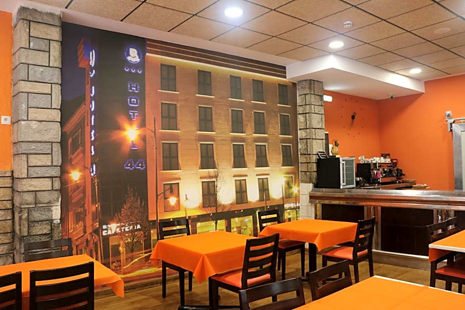 Hotel 44