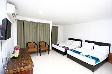 Deluxe Family Room