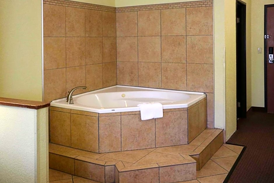 Quality Inn East Evansville
