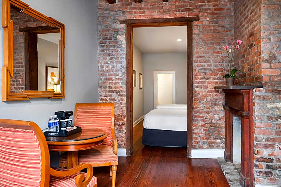 New Orleans Courtyard Hotel by the French Quarter