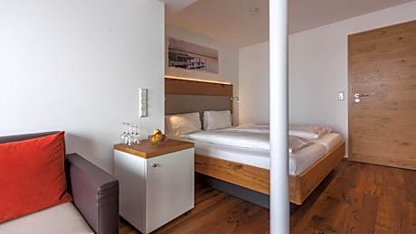 Double Room with Lake View and Balcony