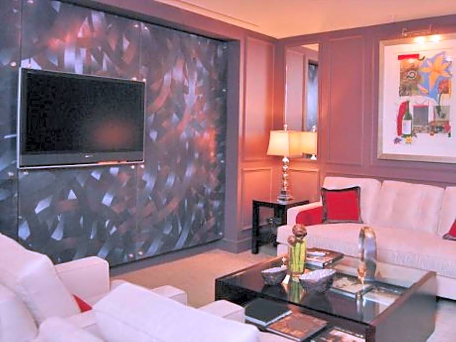 Global Luxury Suites at The White House
