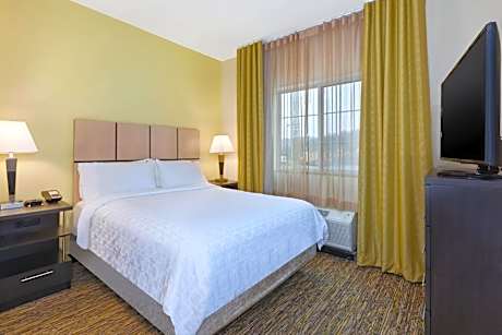 One-Bedroom Suite - Hearing Accessible with Bath Tub