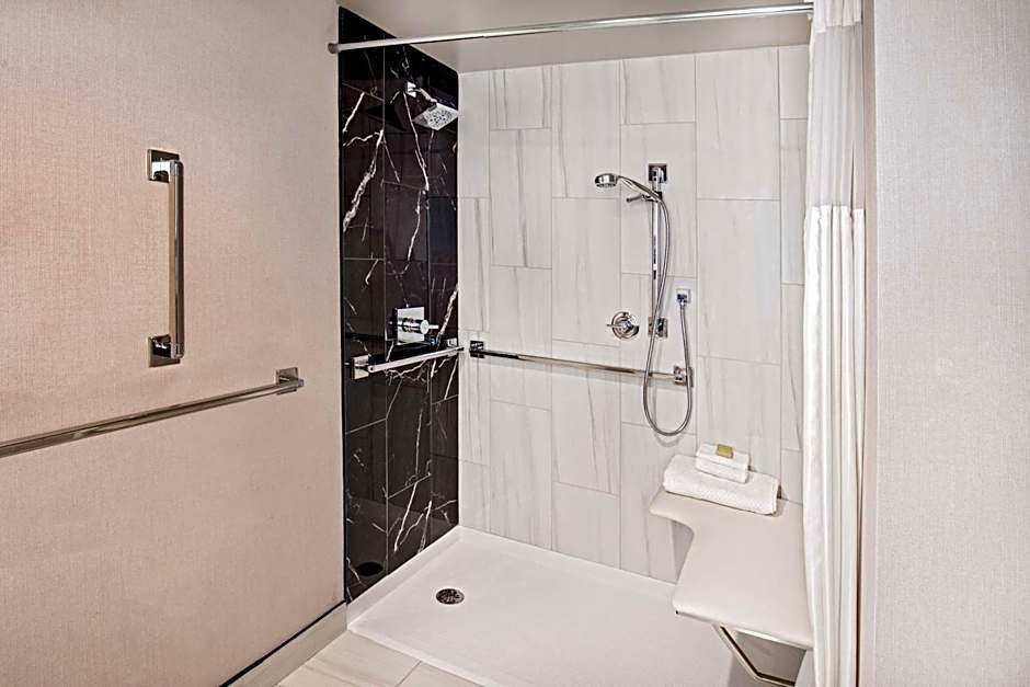 DoubleTree by Hilton Washington DC North/Gaithersburg