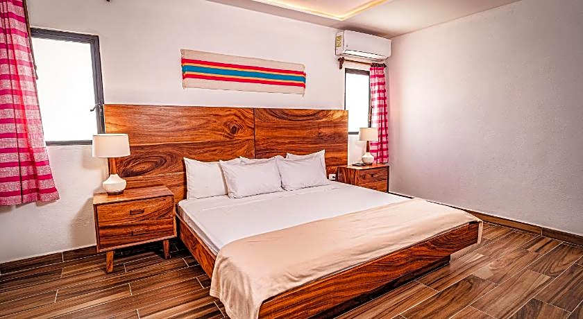 Nomads Party Hotel & Hostel