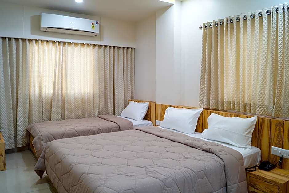 Hotel Midtown, Vadodara