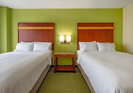 2 Queen Ocean View with accessible bathtub