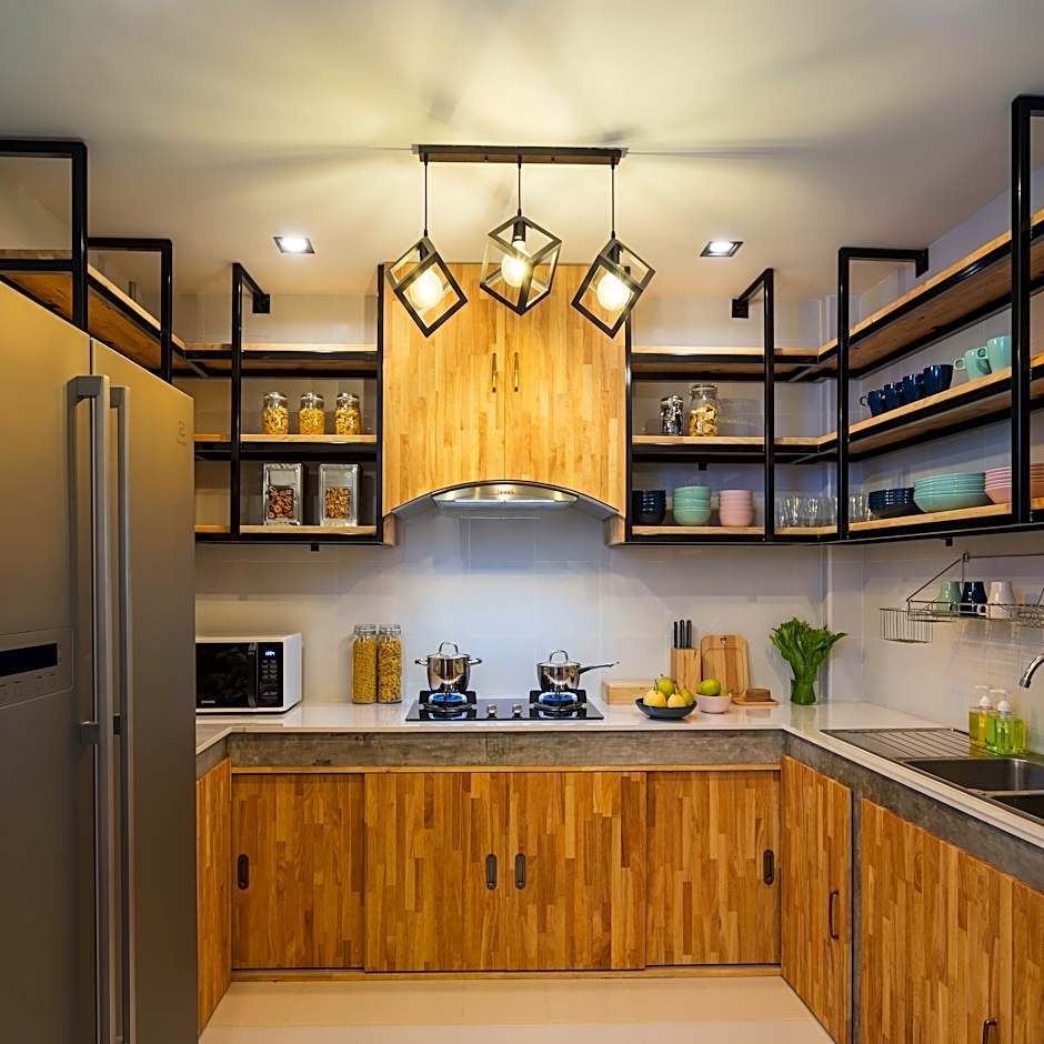 Timber Hostel by ZUZU