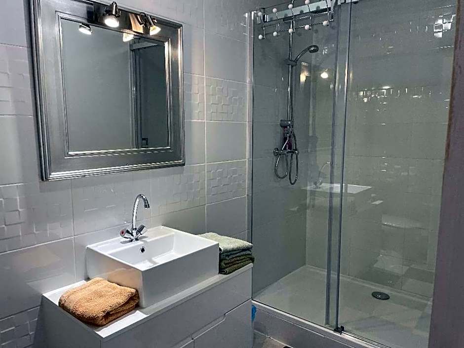 gîtes Studio de tourisme du Domaine Piscine Spa Balnéo
