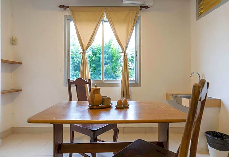 Howard Square Boutique Hotel