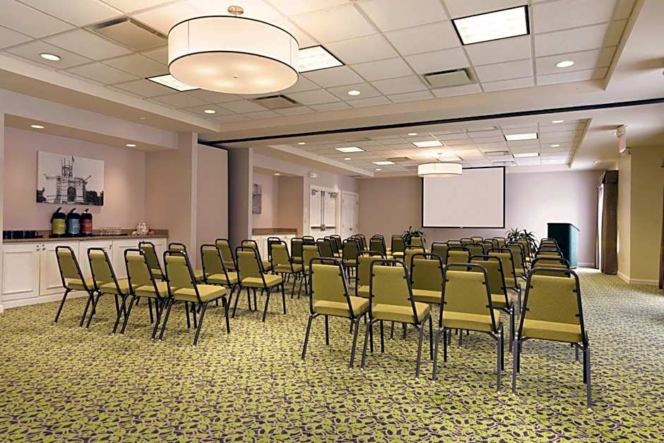 Hilton Garden Inn Akron-Canton Airport