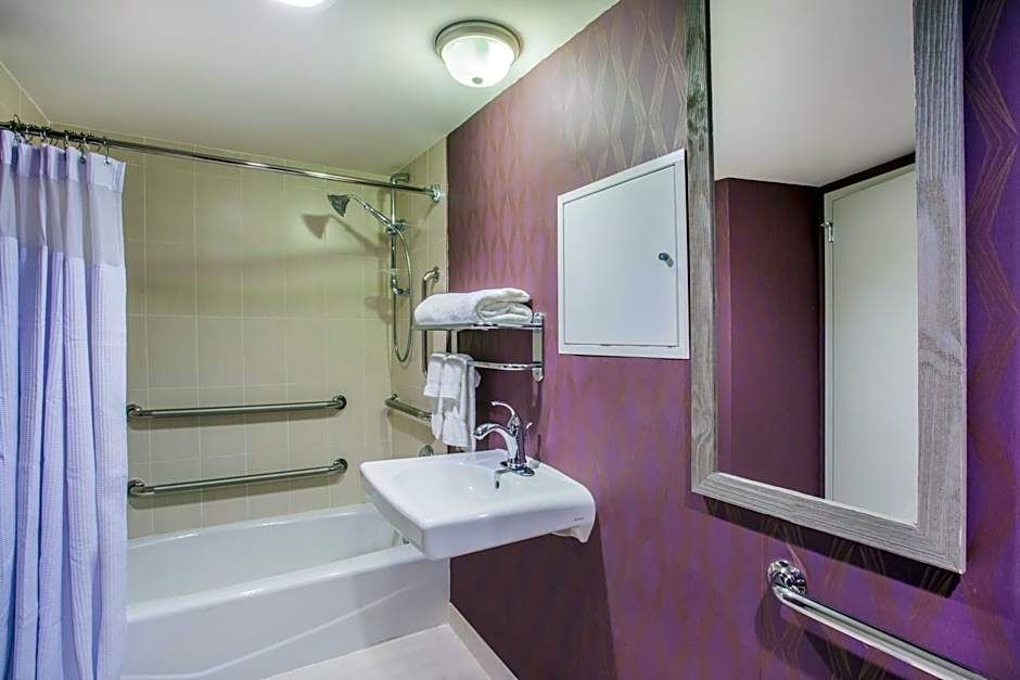 Crowne Plaza Saddlebrook By IHG