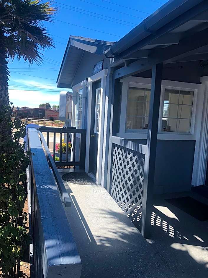 The Monterey Fireplace Inn