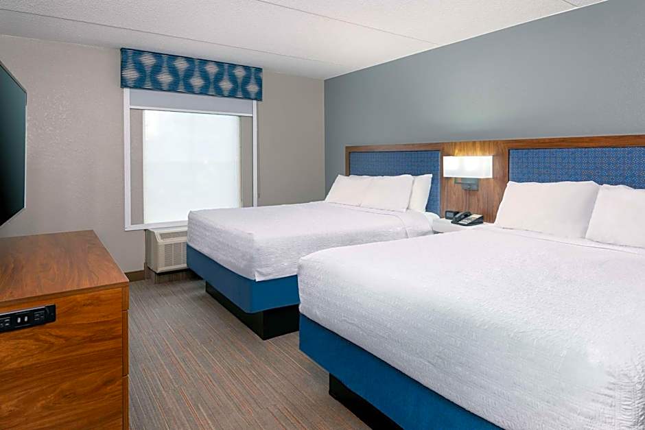 Hampton Inn & Suites Charlottesville at the University