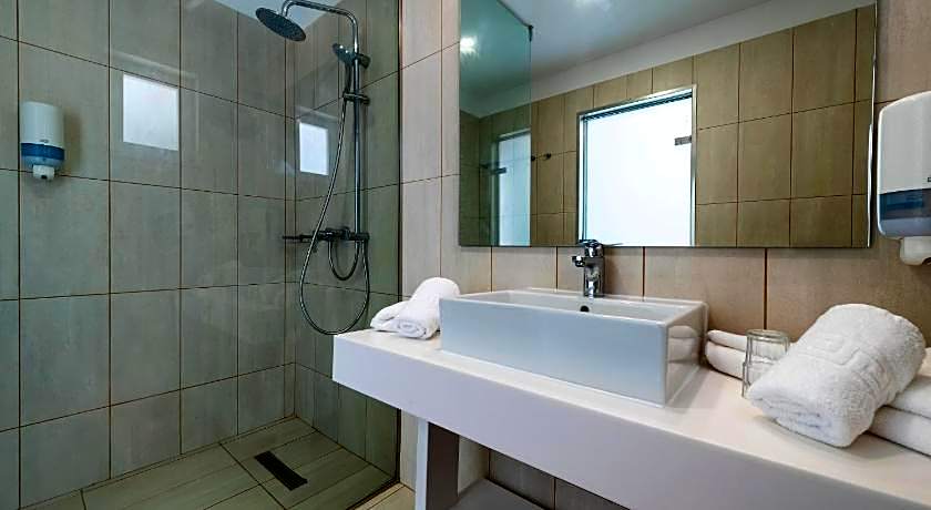 Gaia Royal Hotel