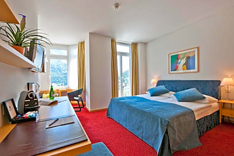 Junior Suite with Lake View