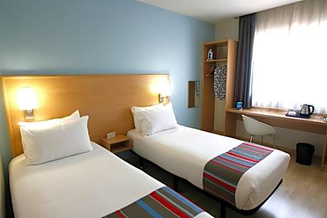 TWO BEDS CAPACITY 2 PAX