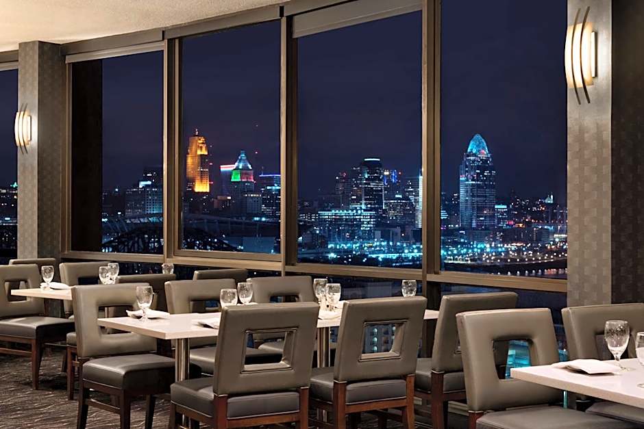 Radisson Hotel Cincinnati Riverfront