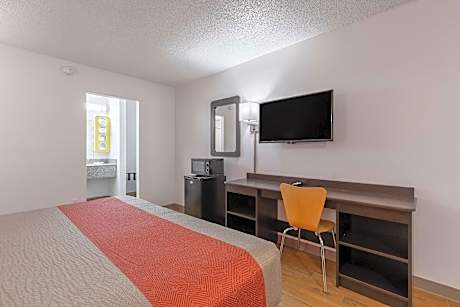 Deluxe Quadruple Room - Non-Smoking