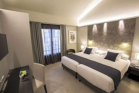 DOUBLE WITH EXTRA BED