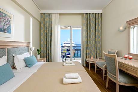 Double or Twin Room with Sea View