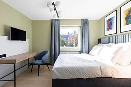 Medium Studio with Kitchenette