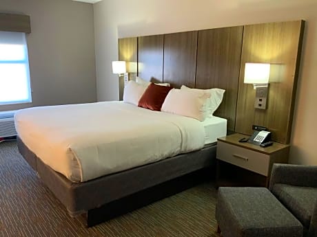 1 King Bed, Mobility Accessible Room, Non-Smoking