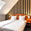 Aris Grand Place Hotel