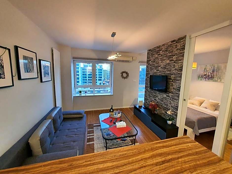 Platinum Towers by CityApartmentsPARKING