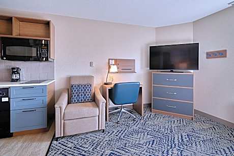 Queen Studio Suite